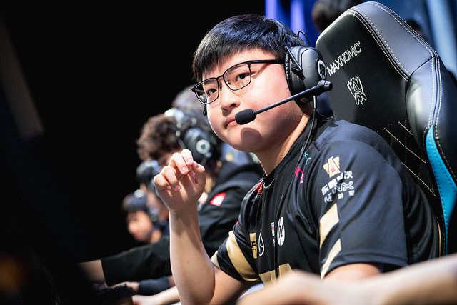 关于JackeyLove与90激战RNG分钟,比赛规则变更胜负难料!,科维托娃焦点对战观众掌声雷动的信息 关于JackeyLove与90激战RNG分钟,比赛规则变更胜负难料!,科维托娃焦点对战观众掌声雷动的信息